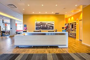 Hampton Inn & Suites Boston/Waltham