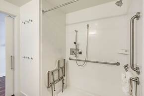 Hampton Inn & Suites Boston/Waltham