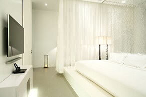 The Secret Pool Villas By The Library