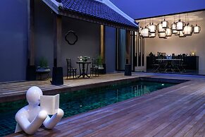 The Secret Pool Villas By The Library