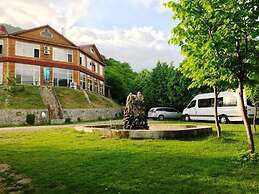 Kungut Hotel & Resort