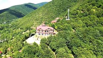 Kungut Hotel & Resort