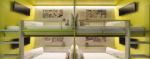 Cosmos Hotel Huashan Town