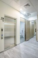 Old Door Hostel & Bar