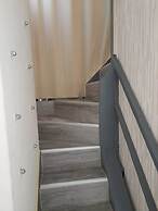 Old Door Hostel & Bar