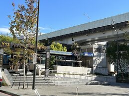 Old Door Hostel & Bar