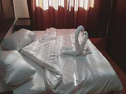 Al-Nujoom Hotel Suites