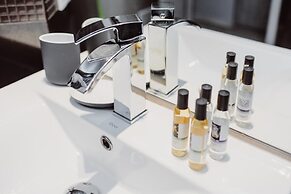 Leo Apartments Main Square