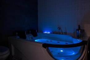 Leo Apartments Main Square