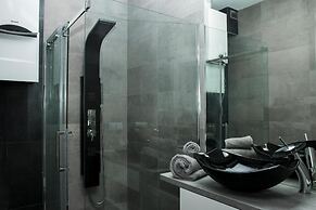 Leo Apartments Main Square