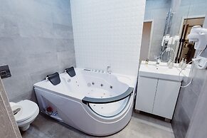 Leo Apartments Main Square