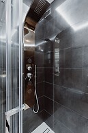 Leo Apartments Main Square