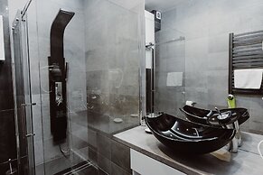 Leo Apartments Main Square