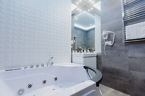 Leo Apartments Main Square