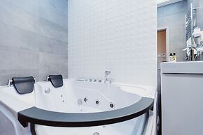 Leo Apartments Main Square