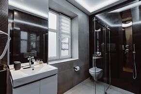 Leo Apartments Main Square