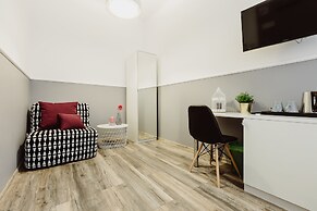 Leo Apartments Main Square