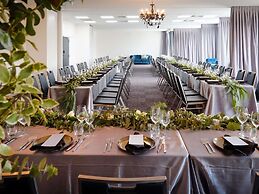 Mantra Albury Hotel