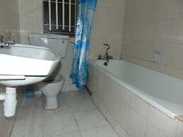 Brisk Hotel Triangle