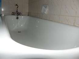 Brisk Hotel Triangle