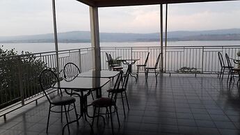 Brisk Hotel Triangle