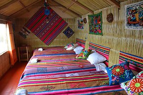 Uros Aruntawi Lodge