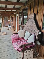 Rustic Country Lane Farmhouse in Lysterfield