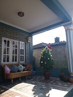 Apartment with mountain and lake view