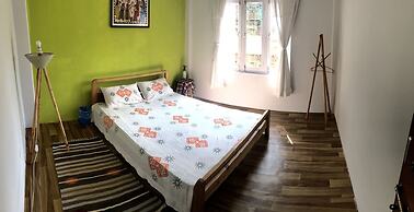 Apartment with mountain and lake view