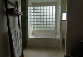 Bansaeo Garden and Resort