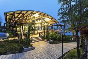 Bansaeo Garden and Resort