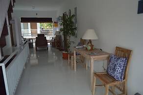 Askara Guest House - Hostel