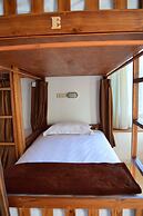 Askara Guest House - Hostel