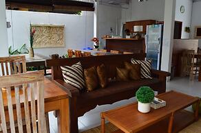 Askara Guest House - Hostel