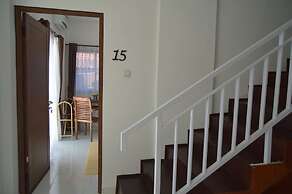 Askara Guest House - Hostel