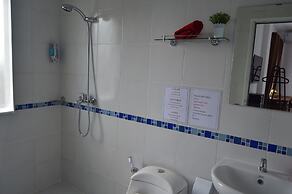 Askara Guest House - Hostel