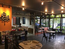 Baansuanprannok Hotel