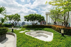 Highrise Cityview Aspire Condo Gym Pool