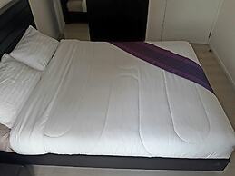 Highrise Cityview Aspire Condo Gym Pool