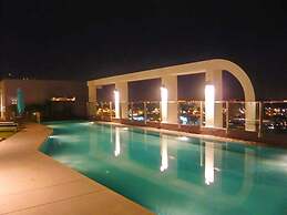 Highrise Cityview Aspire Condo Gym Pool