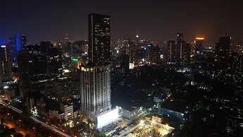 Highrise Cityview Aspire Condo Gym Pool