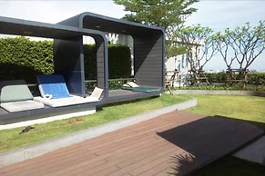 Highrise Cityview Aspire Condo Gym Pool