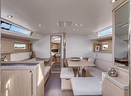 Discover Sailing Asia - Hong Kong