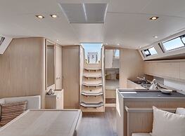 Discover Sailing Asia - Hong Kong