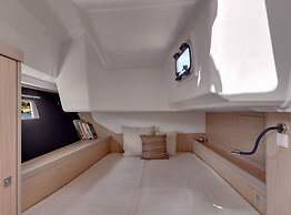 Discover Sailing Asia - Hong Kong