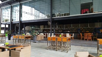 Henry Apt Expo Secc Goft SWPool F11th