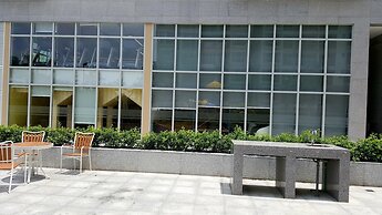 Henry Apt Expo Secc Goft SWPool F11th