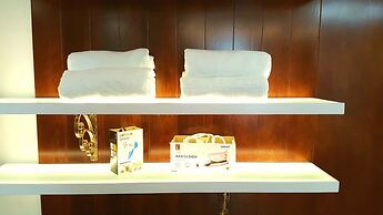 Henry Apt Expo Secc Goft SWPool F11th