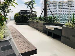 Henry Studio Luxury 2BR SWPool 17th