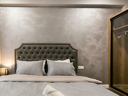 Henry Studio Luxury 2BR SWPool 17th